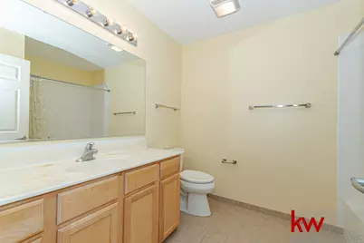 9355 Irving Park Road #421, Schiller Park, IL 60176 - Photo 14
