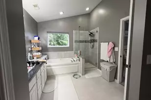 1615 Maureen Dr, Hoffman Estates, IL 60192 - Photo 10