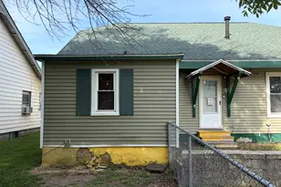 323 W Chestnut St, Mason City, IL 62664 - Photo 4