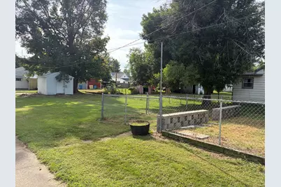 323 W Chestnut Street, Mason City, IL 62664 - Photo 10