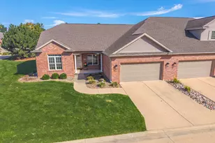 22 Monarch Dr, Bloomington, IL 61704 - Photo 6