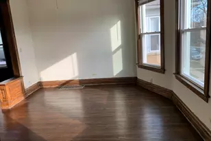 5102 W Sunnyside Ave, Chicago, IL 60630 - Photo 4