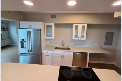 3180 N Lake Shore Drive #5H, Chicago, IL 60657 - Photo 8