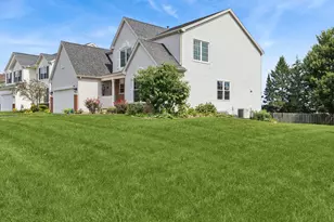 240 W Winding Trail Cir, Round Lake, IL 60073 - Photo 18