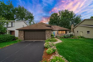 1061 185th Pl, Homewood, IL 60430 - Photo 2