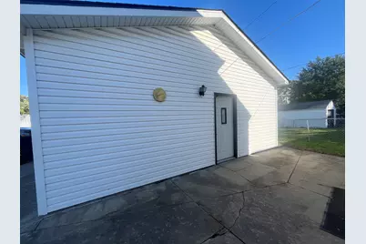 212 S Douglas Avenue, Bradley, IL 60915 - Photo 18