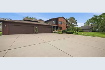 3105 Toulon Drive #E2, Northbrook, IL 60062 - Photo 2