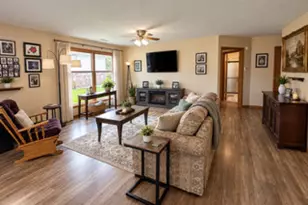 807 Florence Ln, Sterling, IL 61081 - Photo 4