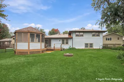 1823 Hazelwood Drive, Lindenhurst, IL 60046 - Photo 28