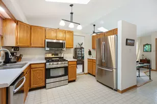 176 Denberry Ct, Lake Zurich, IL 60047 - Photo 4