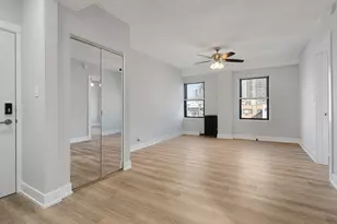 6026 N Winthrop Ave, Chicago, IL 60660 - Photo 2