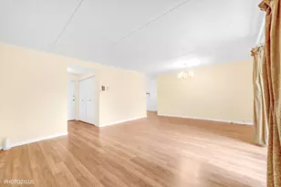 570 Fairway View Dr, Wheeling, IL 60090 - Photo 22