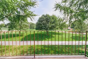 570 Fairway View Dr, Wheeling, IL 60090 - Photo 12