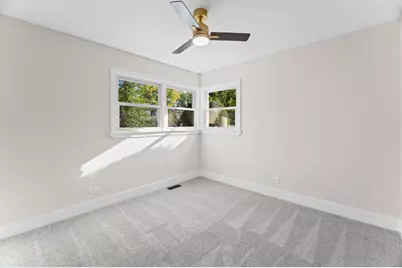 160 Lancaster Lane, Des Plaines, IL 60018 - Photo 12