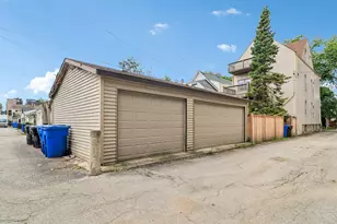 3643 N Hoyne Ave, Chicago, IL 60618 - Photo 30