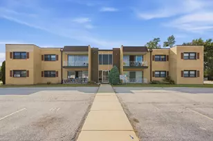 18320 Cherry Creek Dr, Homewood, IL 60430 - Photo 1