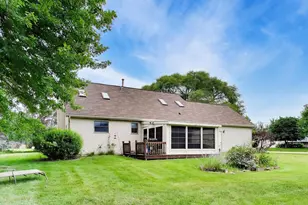 38172 N Holdridge Ave, Beach Park, IL 60087 - Photo 36