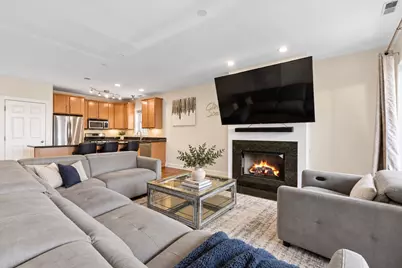 4011 W Fullerton Avenue #3W, Chicago, IL 60639 - Photo 4