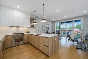 3056 N Lincoln Ave, Chicago, IL 60657 - Photo 2