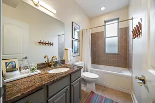 2441 N Fairfield Ave, Chicago, IL 60647 - Photo 12