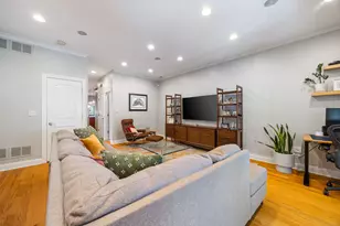 2441 N Fairfield Ave, Chicago, IL 60647 - Photo 2