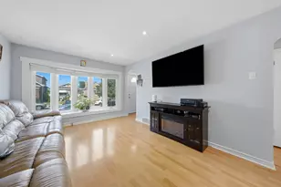3707 W 70th Pl, Chicago, IL 60629 - Photo 10