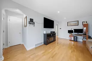 3707 W 70th Pl, Chicago, IL 60629 - Photo 8
