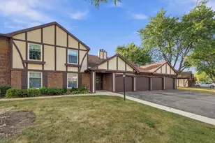 4955 Kimball Hill Dr, Rolling Meadows, IL 60008 - Photo 1