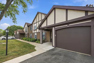 4955 Kimball Hill Drive #C2, Rolling Meadows, IL 60008 - Photo 2