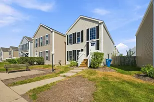 681 Serendipity Dr, Aurora, IL 60504 - Photo 2