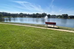 9416 Bay Colony Dr, Des Plaines, IL 60016 - Photo 4