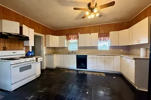 154 E 3rd St, Manteno, IL 60950 - Photo 12