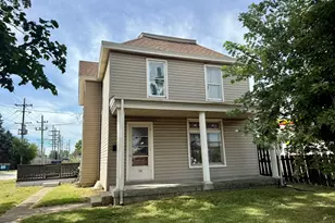 154 E 3rd St, Manteno, IL 60950 - Photo 1
