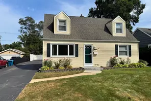 817 S Spring Rd, Elmhurst, IL 60126 - Photo 1