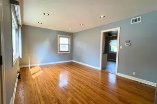 817 S Spring Rd, Elmhurst, IL 60126 - Photo 6