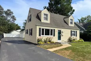 817 S Spring Rd, Elmhurst, IL 60126 - Photo 2
