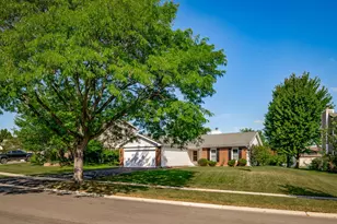 1704 Stratton Pond Ln, Schaumburg, IL 60194 - Photo 2