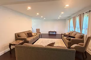 7791 Sherwood Cir S, Hanover Park, IL 60133 - Photo 10