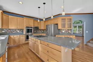 2570 N Jade Ave, Arlington Heights, IL 60004 - Photo 6