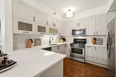 744 N Clark Street #305, Chicago, IL 60654 - Photo 2