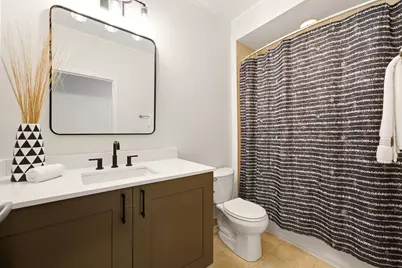 744 N Clark Street #305, Chicago, IL 60654 - Photo 14