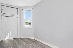 3227 W Beach Ave, Chicago, IL 60651 - Photo 8
