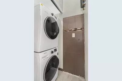 3227 W Beach Avenue #3, Chicago, IL 60651 - Photo 12