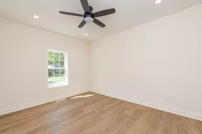 1521 Kenmore Avenue, Round Lake Beach, IL 60073 - Photo 4