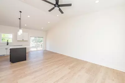 1521 Kenmore Avenue, Round Lake Beach, IL 60073 - Photo 10