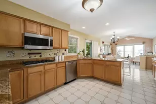 5282 Galloway Dr, Hoffman Estates, IL 60192 - Photo 12