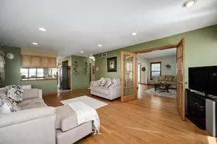 5282 Galloway Dr, Hoffman Estates, IL 60192 - Photo 10
