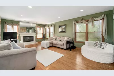 5282 Galloway Drive, Hoffman Estates, IL 60192 - Photo 8