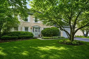 5282 Galloway Dr, Hoffman Estates, IL 60192 - Photo 1