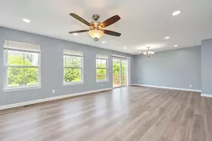 646 Grand Canyon Cir, Crystal Lake, IL 60014 - Photo 4